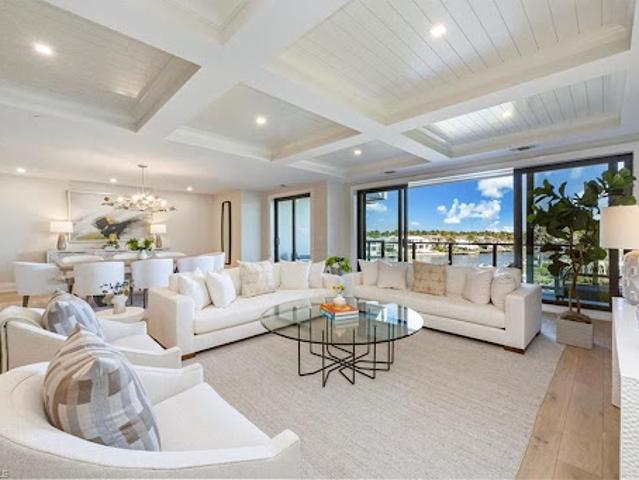 Apartment for sale in Naples, Florida