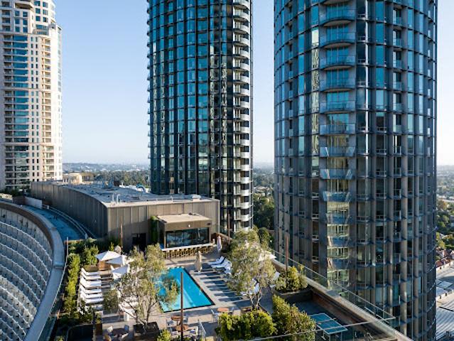 Apartment for sale in Canoga Park, California