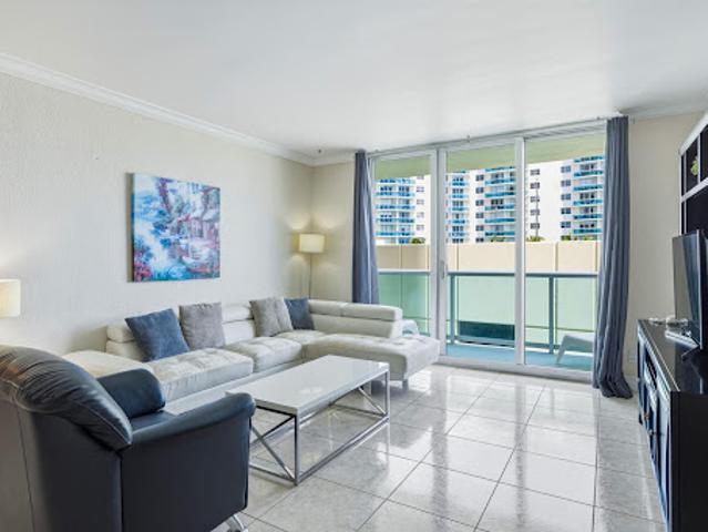 Apartment for sale in Hollywood, Florida