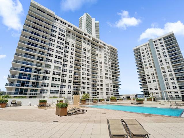 Apartment for sale in Hollywood, Florida