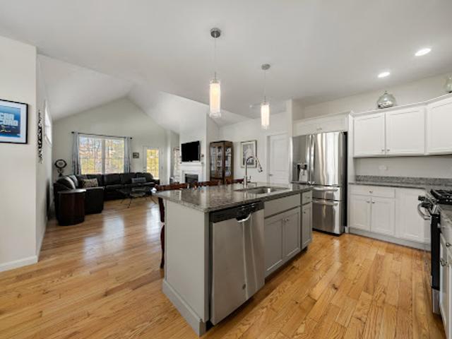 Apartment for sale in Manomet, Massachusetts