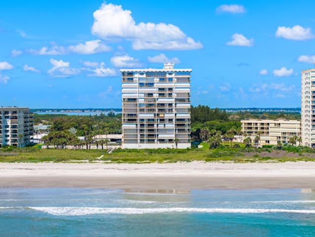 Apartment for sale in Cocoa Beach, Florida