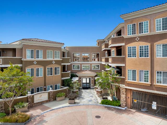 Apartment for sale in Redondo Beach, California