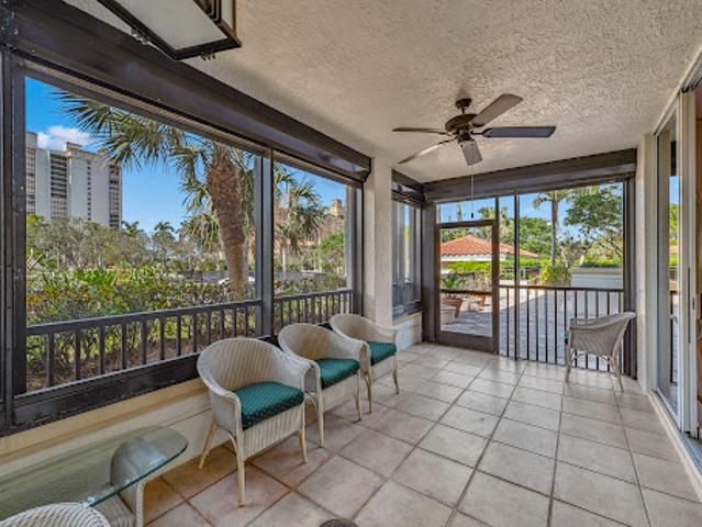 Apartment for sale in Naples