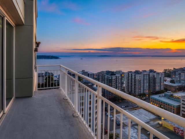 Apartment for sale in Seattle