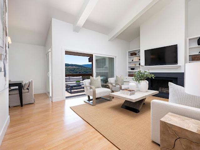 Apartment for sale in San Mateo, California