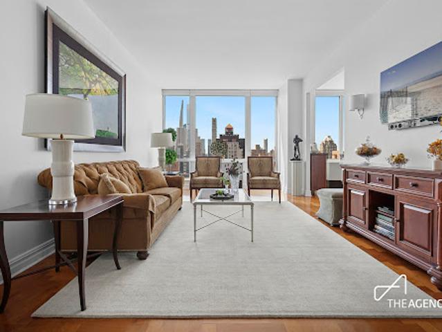 Apartment for sale in Arverne, New York