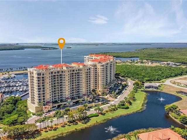 Apartment for sale in Cape Coral, Florida