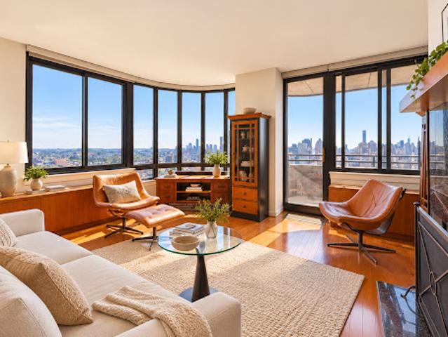 Apartment for sale in New York, Arverne