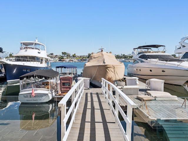 Apartment for sale in Newport Beach, Orange County