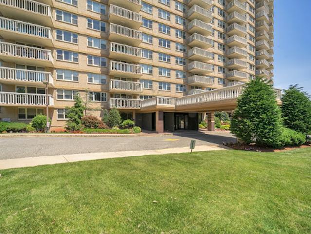 Apartment for sale in Fort Lee, New Jersey
