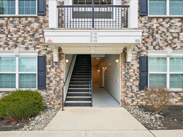 Apartment for sale in Monroe Township, New Jersey