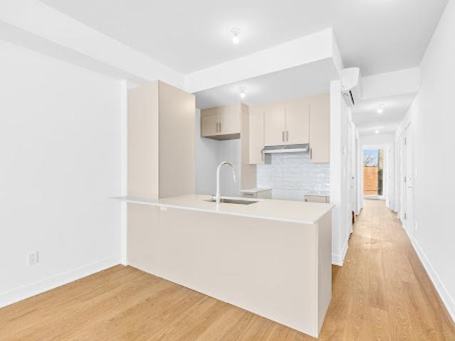 Apartment for sale in St. Leonard's, Quebec