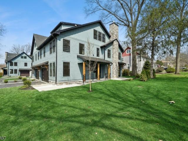Apartment for sale in New Providence, New Jersey