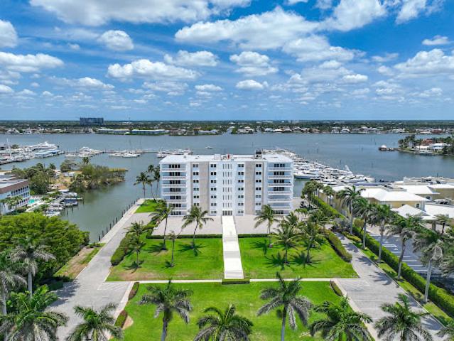 Apartment for sale in Naples, Florida