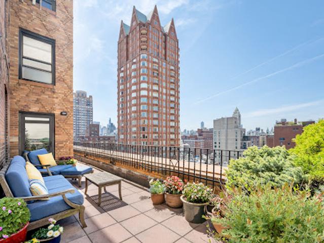 Apartment for sale in Arverne, New York