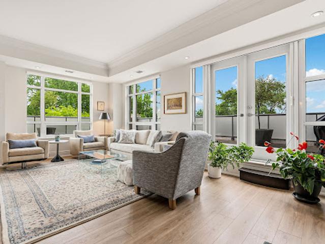 Apartment for sale in Woburn, Ontario
