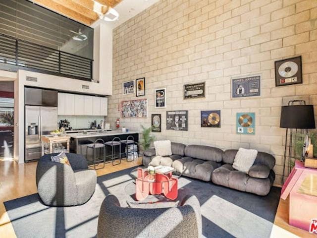 Apartment for sale in Los Angeles, Los Angeles County