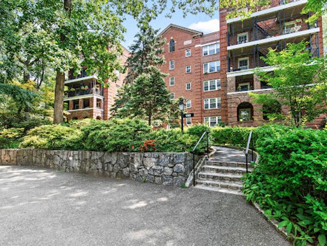 Apartment for sale in Eastchester, New York