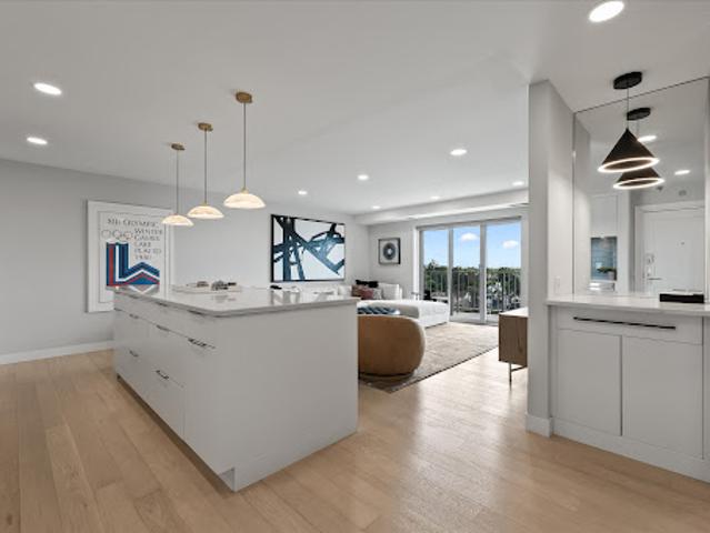 Apartment for sale in Birmingham, Michigan
