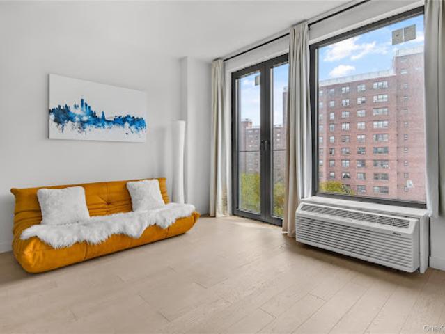 Apartment for rent in Arverne, New York