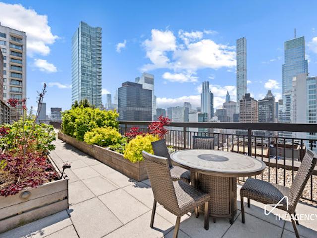 Apartment for sale in Arverne, New York