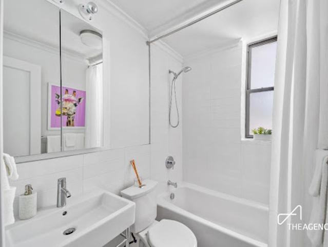 Apartment for sale in Queens, Arverne