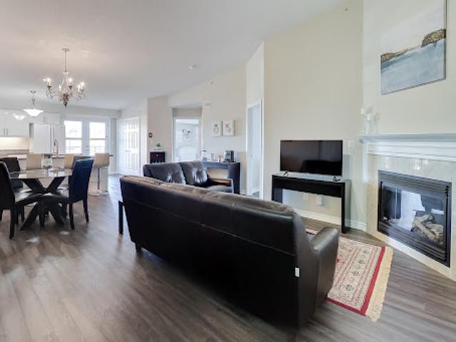 Apartment for sale in Burlington, Golden Horseshoe