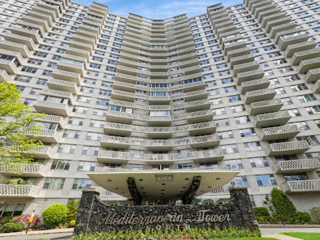 Apartment for sale in Fort Lee