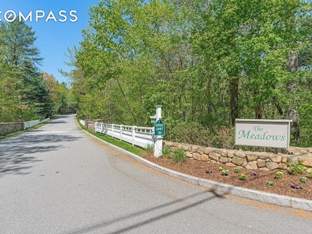 Apartment for sale in Wayland, Massachusetts