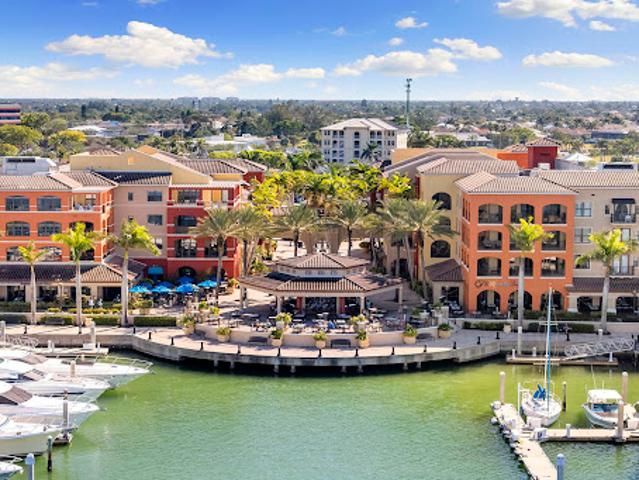 Apartment for sale in Marco Island