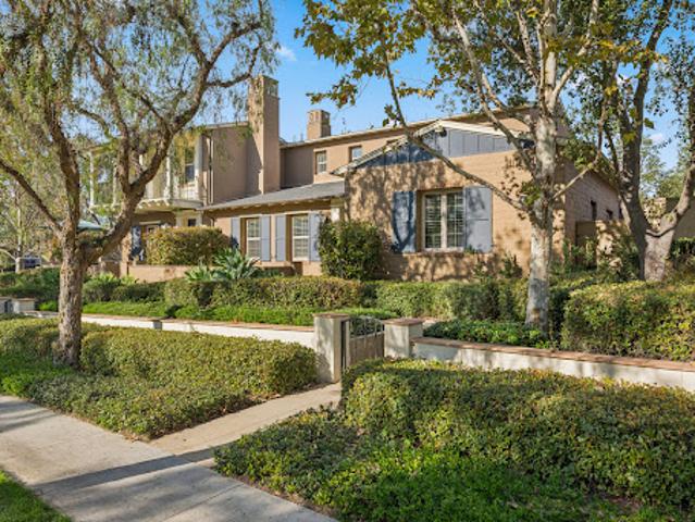 Apartment for sale in Irvine, California