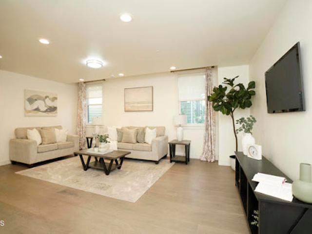 Apartment for sale in Pasadena, Los Angeles County