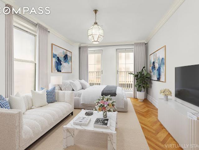 Apartment for sale in Arverne, New York