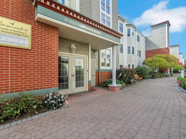 Apartment for sale in Edgewater, New Jersey