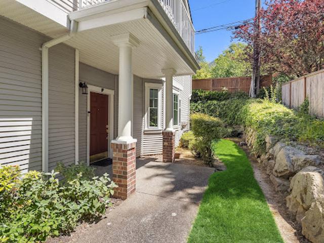 Apartment for sale in Renton