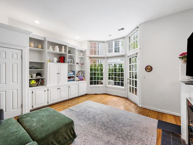 Apartment for sale in Boston, Massachusetts