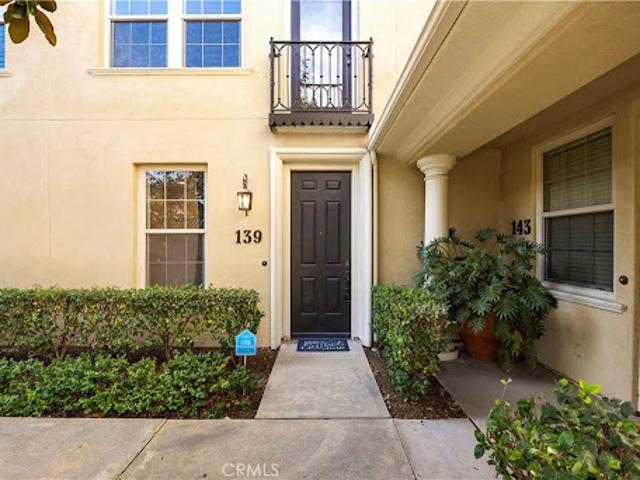 Apartment for sale in Irvine, California