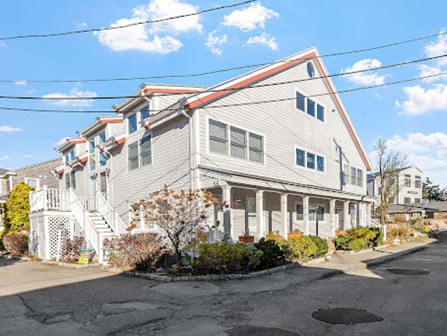 Apartment for sale in Gloucester, Massachusetts
