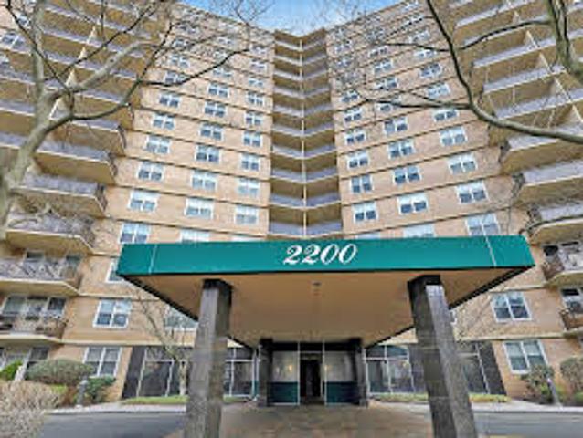 Apartment for sale in Fort Lee