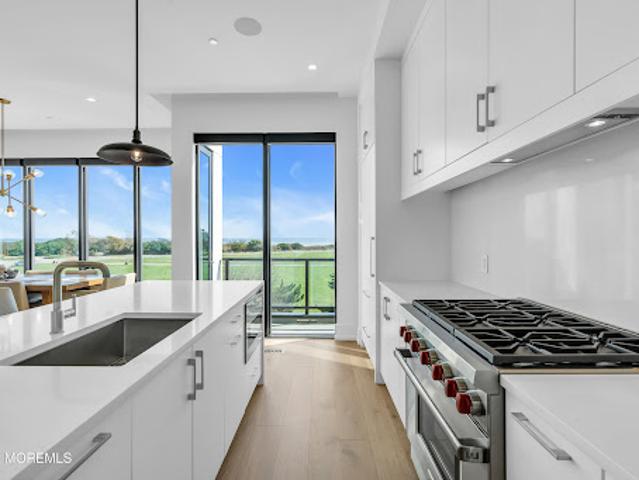 Apartment for sale in Monmouth, New Jersey