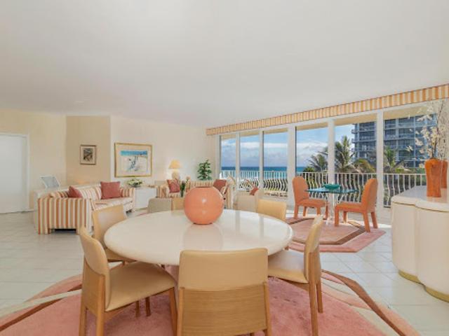 Apartment for sale in Palm Beach, Florida