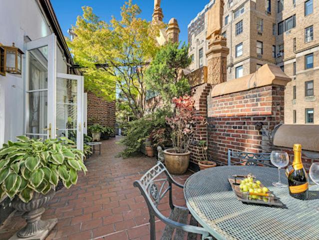 Apartment for sale in Arverne, New York