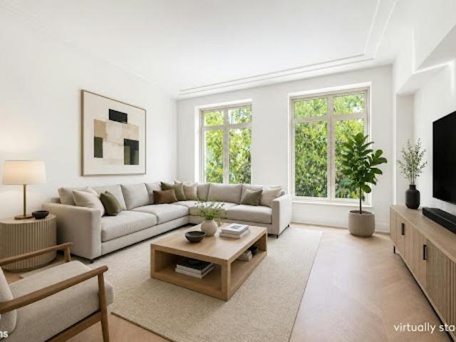 Apartment for sale in New York, Arverne