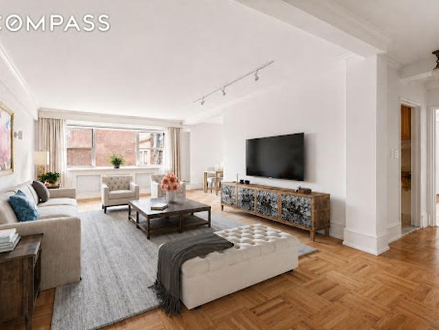Apartment for sale in Arverne, New York