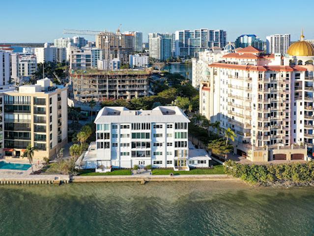 Apartment for sale in Sarasota