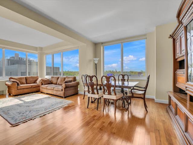 Apartment for sale in Queens, Arverne
