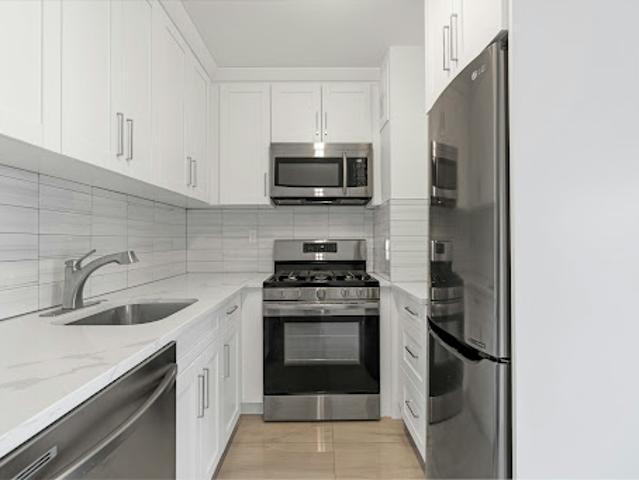 Apartment for sale in Fort Lee