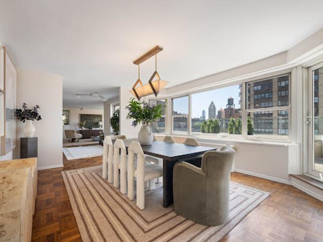 Apartment for sale in Arverne, New York