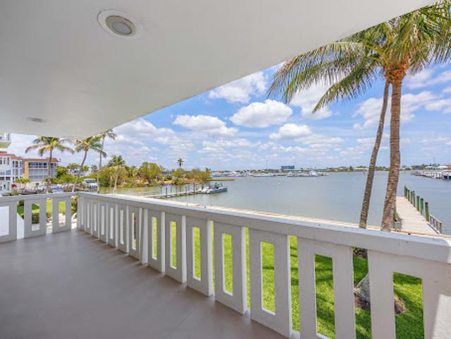 Apartment for sale in Naples, Florida